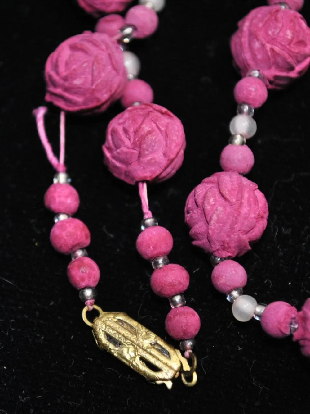 Antique Art Deco Purple-Pink Pressed Rose Petals Beaded Necklace